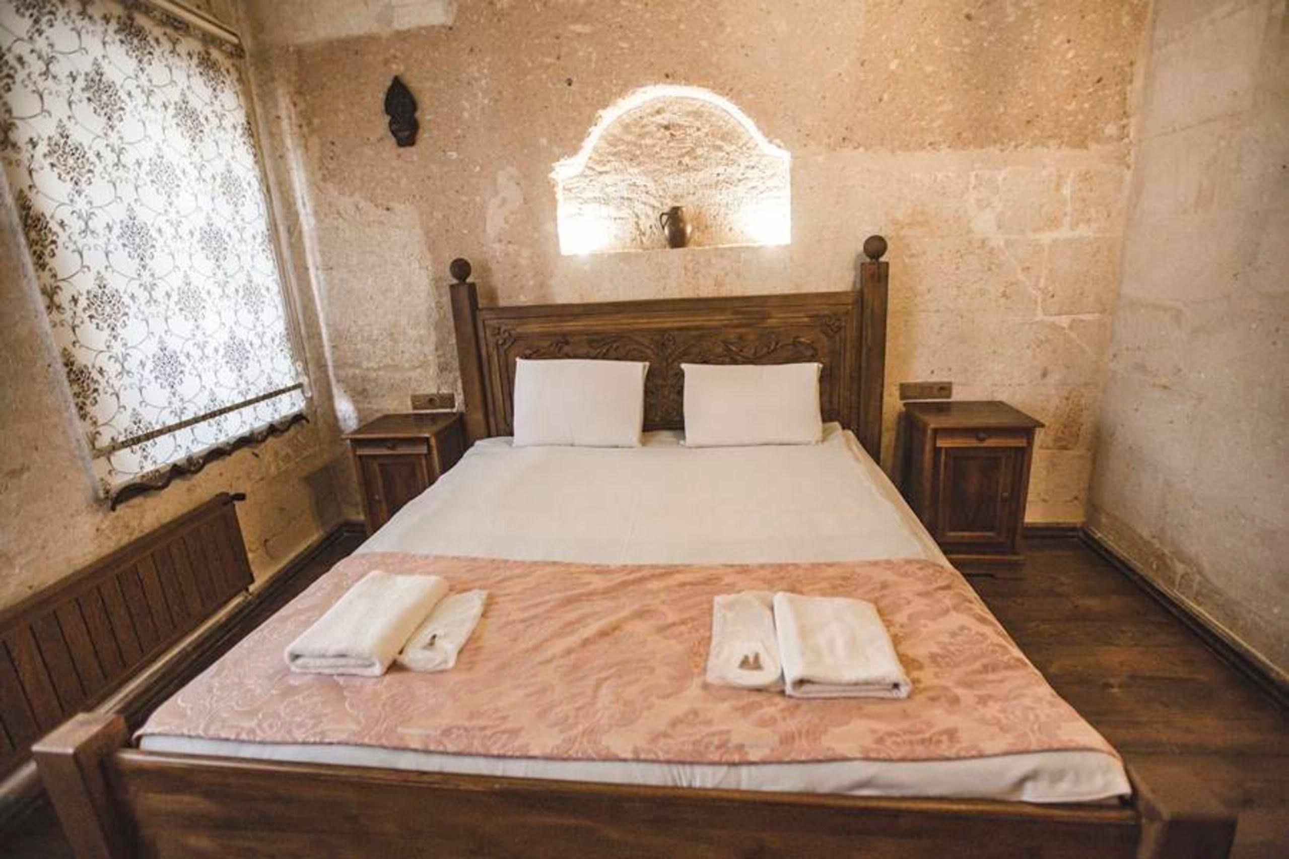 Kardesler Cave Hotel Ürgüp Ngoại thất bức ảnh