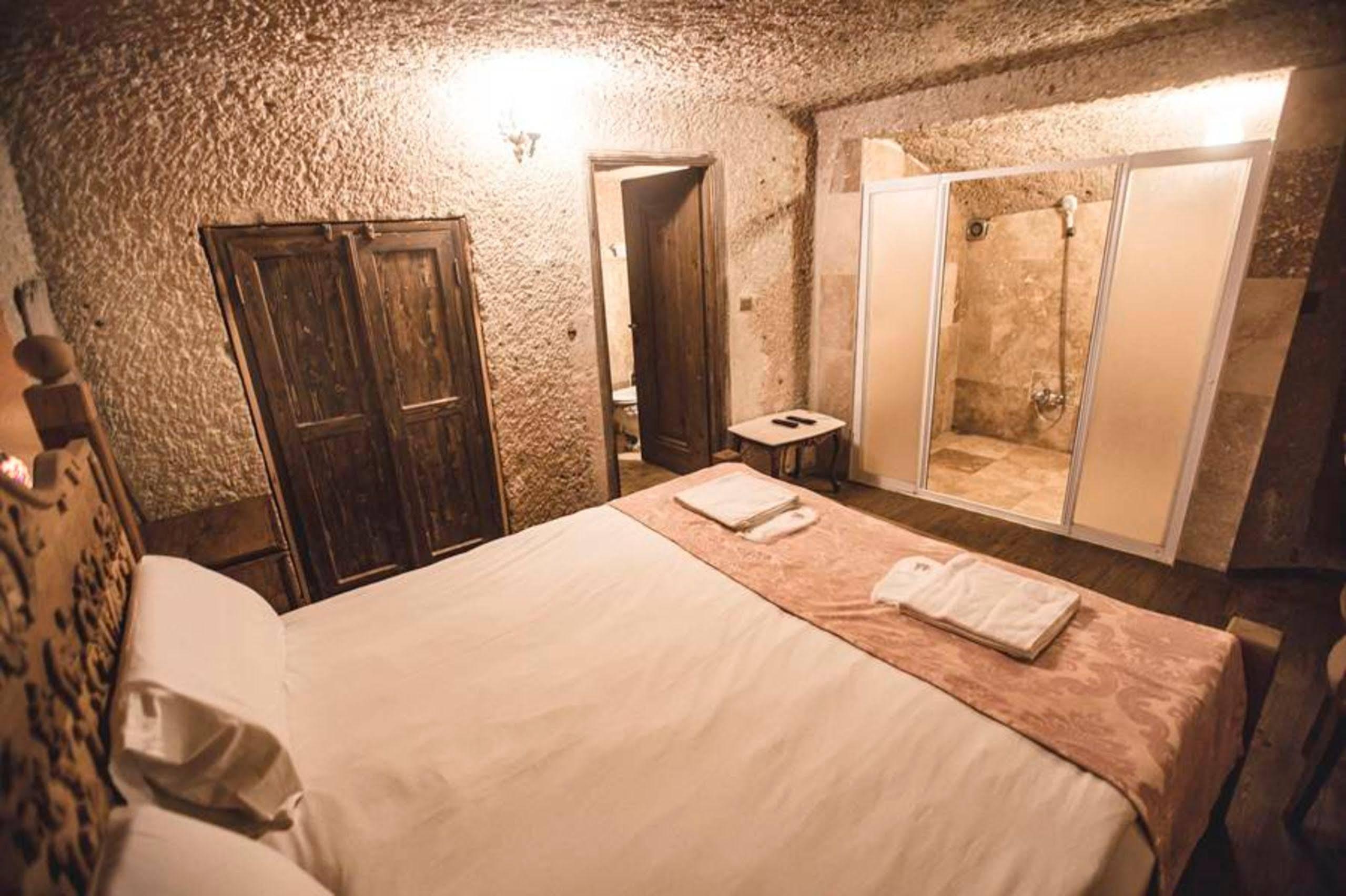 Kardesler Cave Hotel Ürgüp Ngoại thất bức ảnh