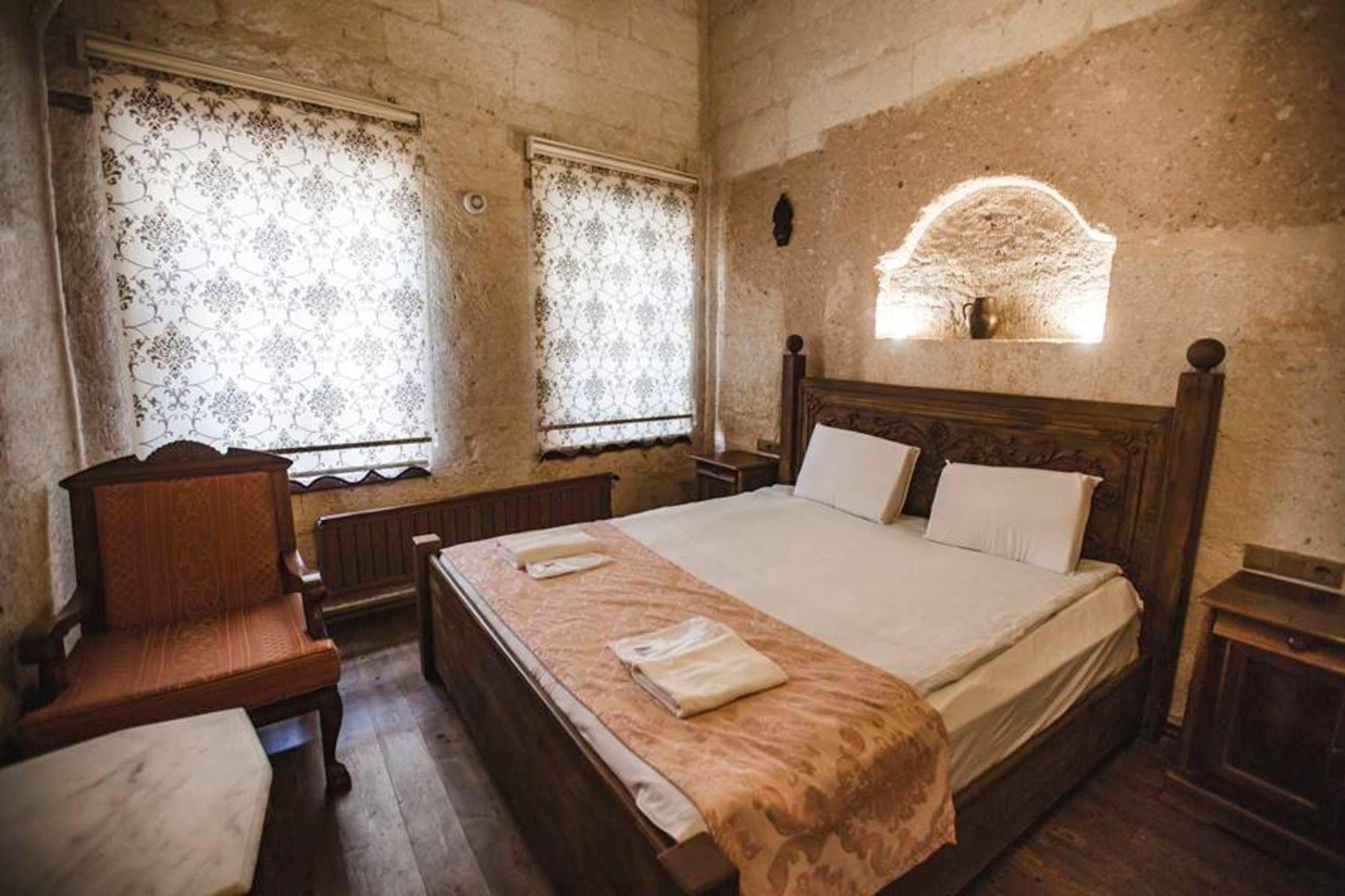 Kardesler Cave Hotel Ürgüp Ngoại thất bức ảnh