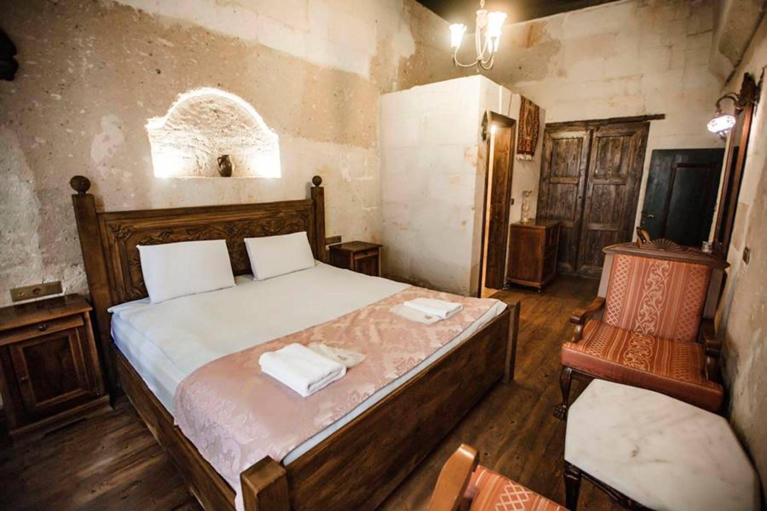 Kardesler Cave Hotel Ürgüp Ngoại thất bức ảnh